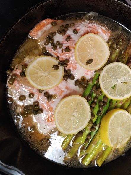 Braised Salmon and Asparagus